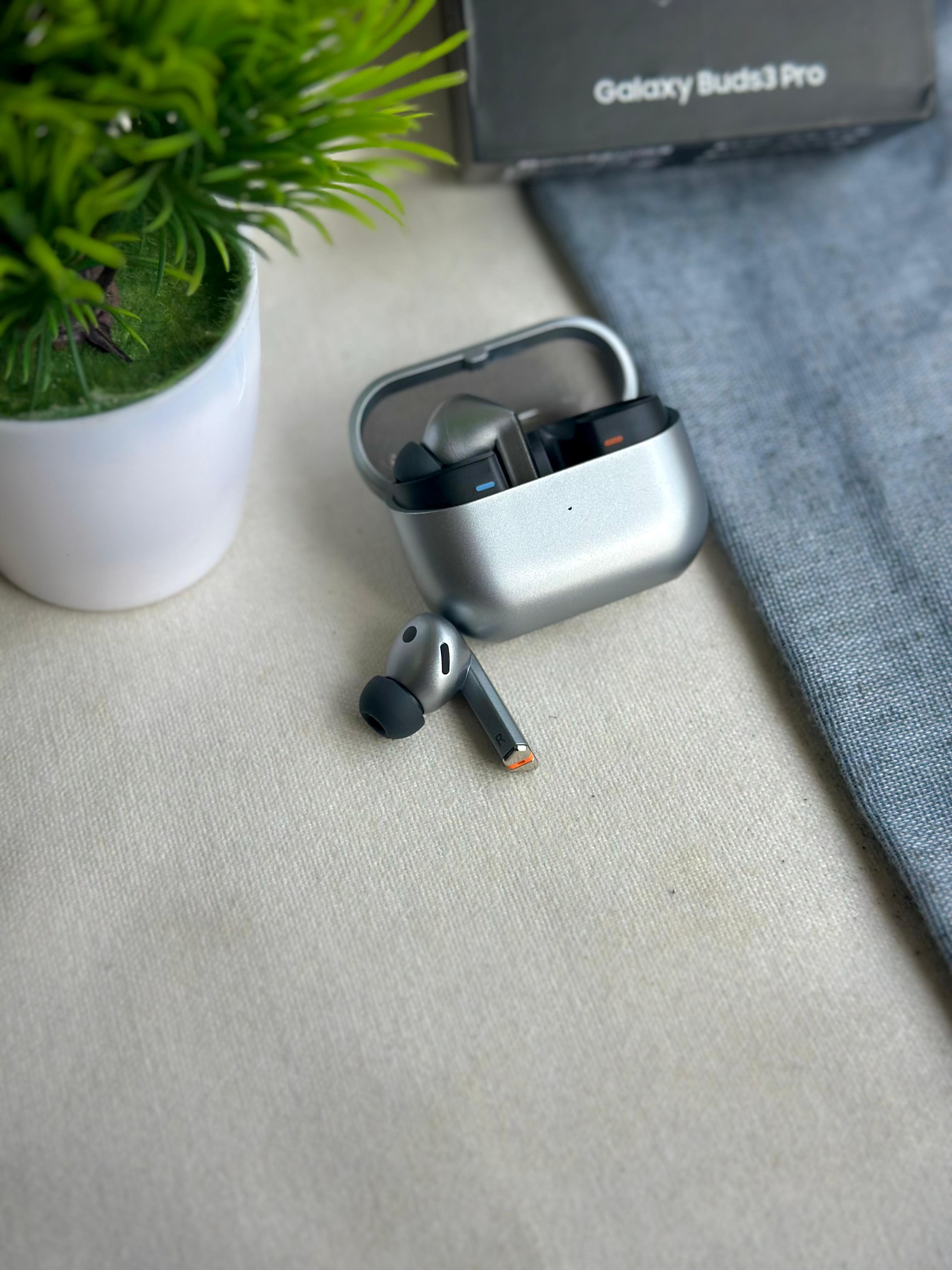 Samsung Buds 3 Pro Wireless Earbuds